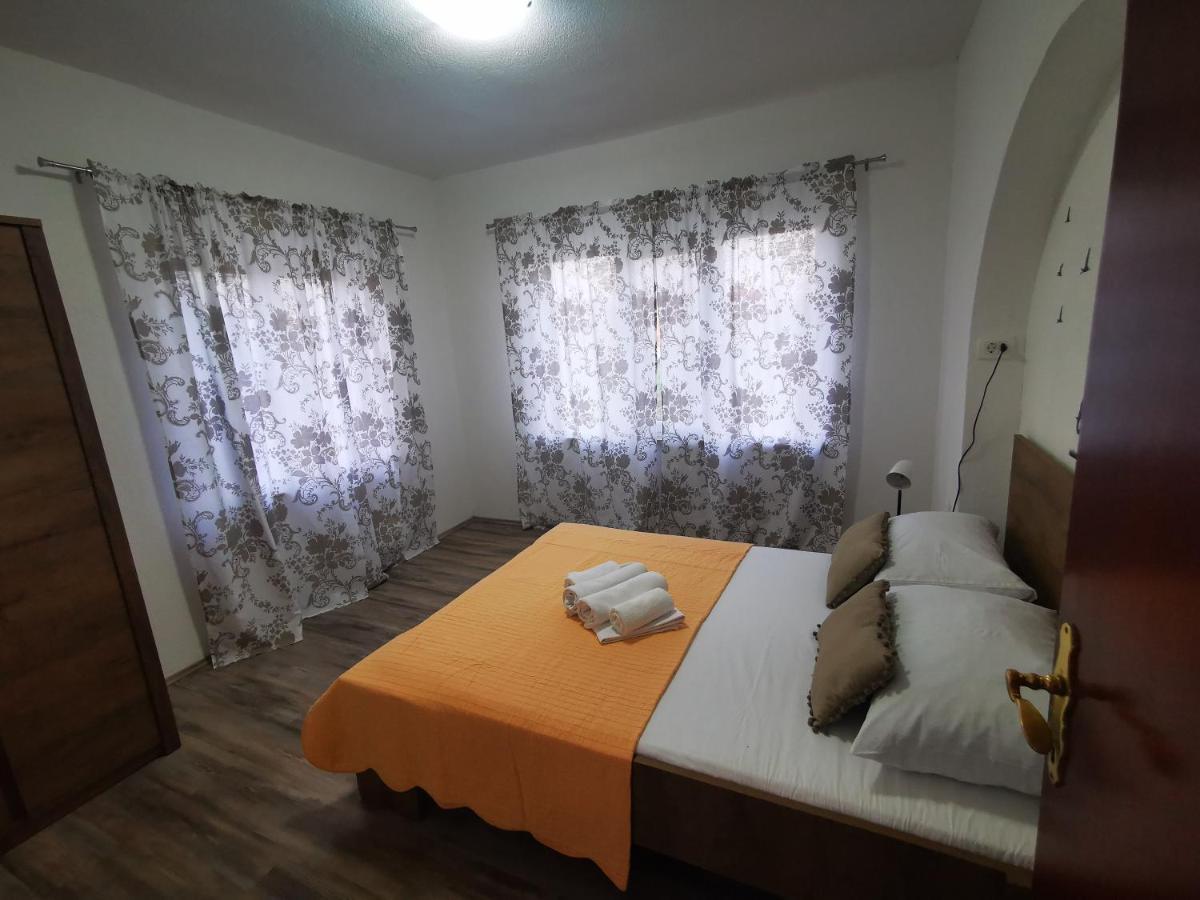 Apartments Vrdoljak Lumbarda Luaran gambar