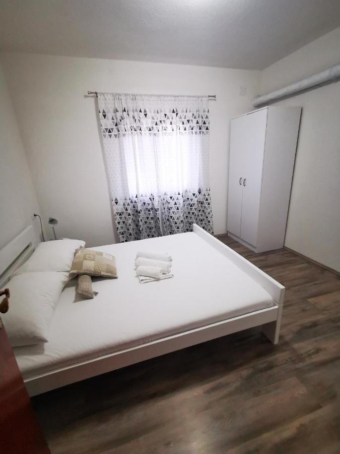 Apartments Vrdoljak Lumbarda Luaran gambar