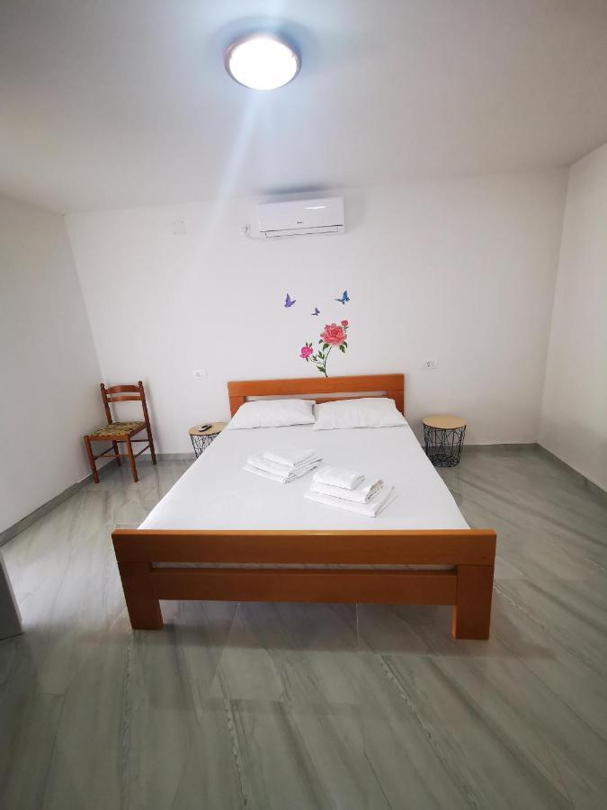 Apartments Vrdoljak Lumbarda Luaran gambar