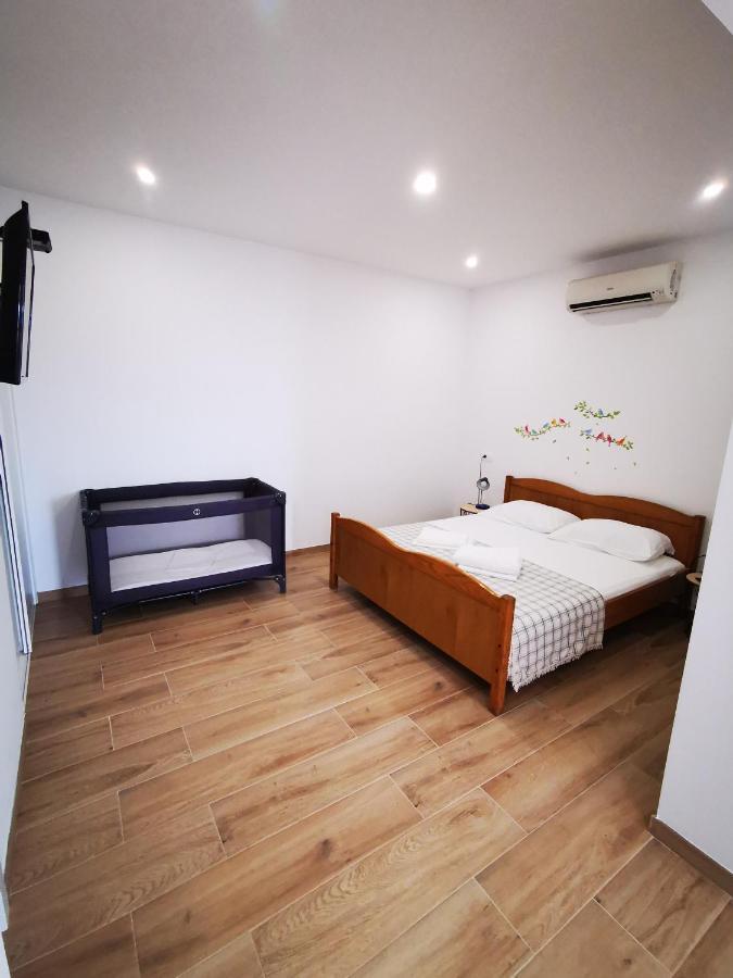 Apartments Vrdoljak Lumbarda Luaran gambar